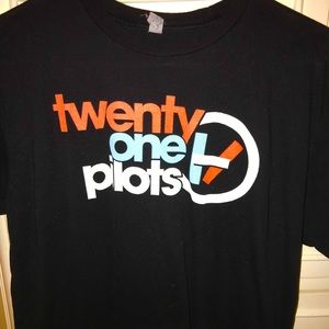 Twenty One Pilots black T-shirt